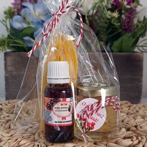 Cadou 1 martie (Miere de salcâm, tinctură de propolis, lumânare naturală Fecioara Maria)