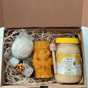 Cutia Cadou (Miere de rapiță, propolis, lumânare naturală, săpun cu lavandă)